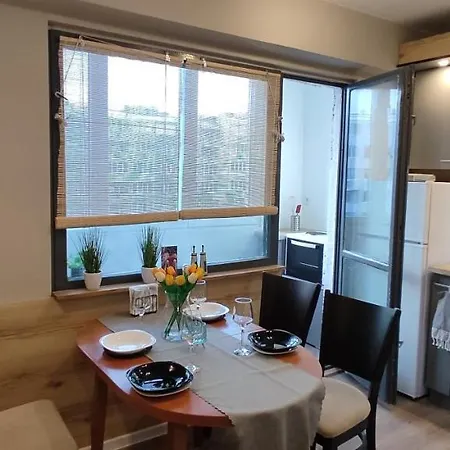 Apartament Izgrev アパート ブルガス